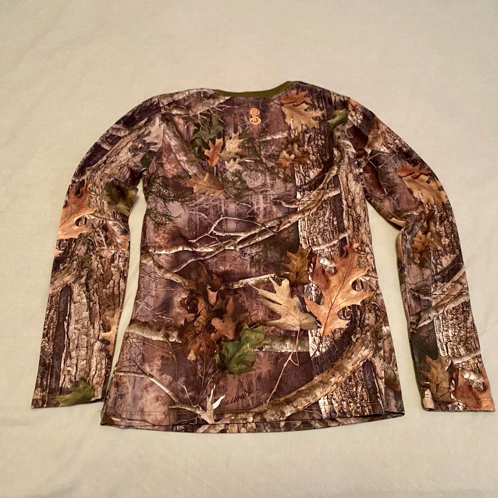 Size XS fitted SHE brand long sleeve hunting shirt
